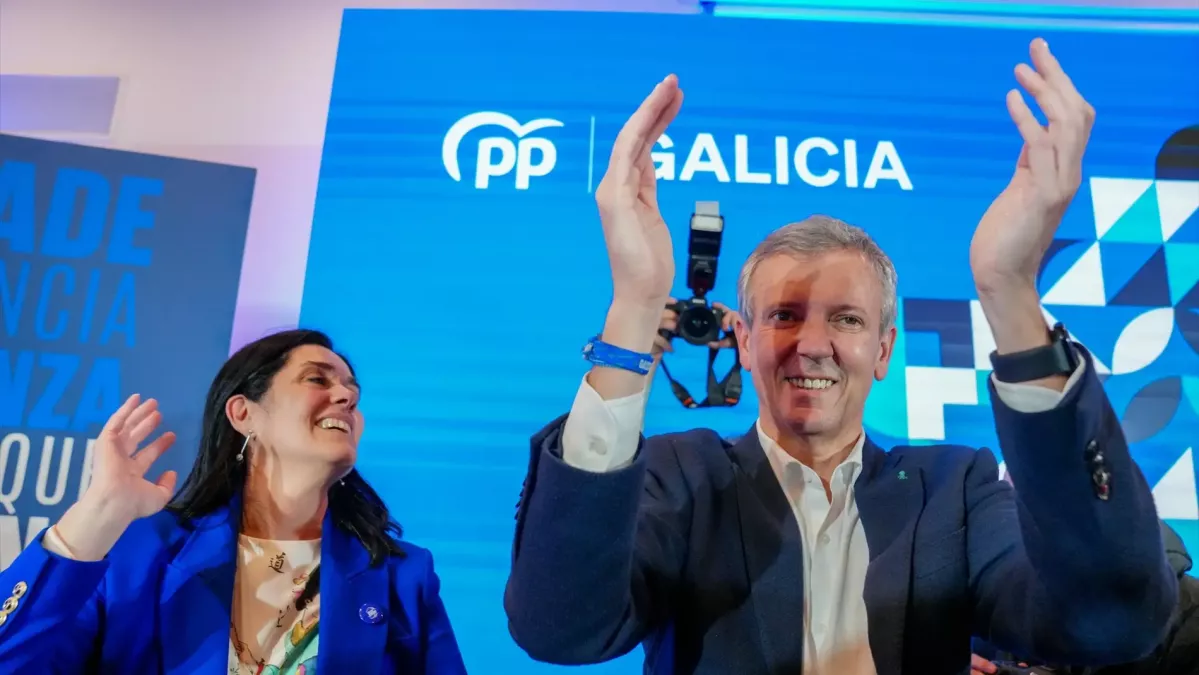 Alfonso rueda celebra mayoria absoluta elecciones gallegas 98