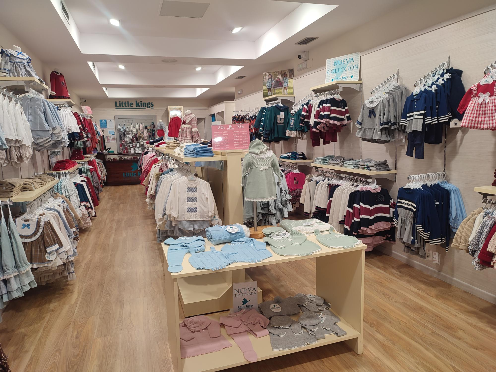 Little Kings Valdepenas viste a los reyes de la casa con las ultimas tendencias y el mejor estilo estas fiestas