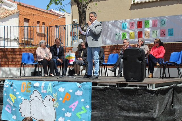 040518 VA PREMIO LECCIONES DE PAZ COLE LUIS PALACIOS 4