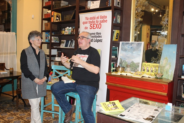 050518 VA CAFE CON LETRAS ALFRED LOPEZ 1