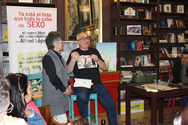 050518 VA CAFE CON LETRAS ALFRED LOPEZ 4