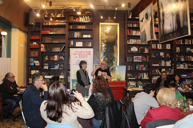 050518 VA CAFE CON LETRAS ALFRED LOPEZ 5