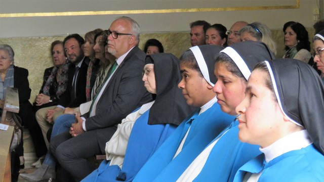 110618 manz monjas