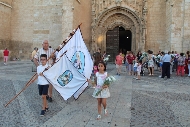 140718 VA OFRENDA FLORES VIRGEN DEL CARMEN 1