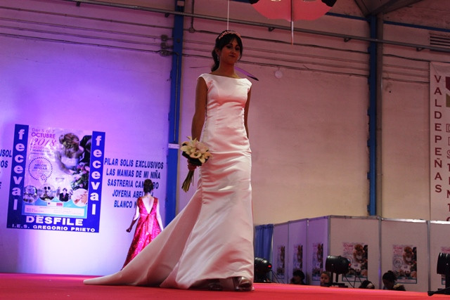 071018 VA DESFILE SALON NOVIOS 4