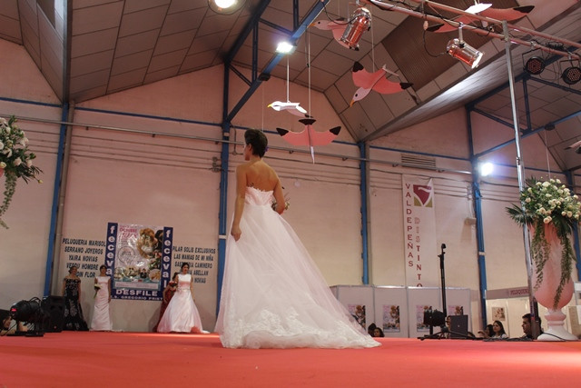 071018 VA DESFILE SALON NOVIOS 7