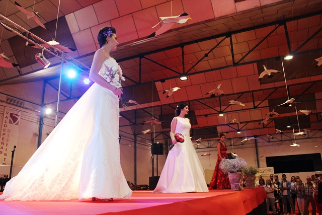 071018 VA DESFILE SALON NOVIOS 9