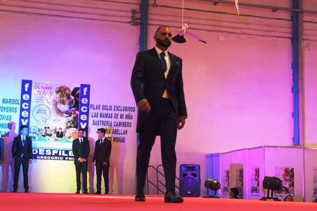 071018 VA DESFILE SALON NOVIOS 15