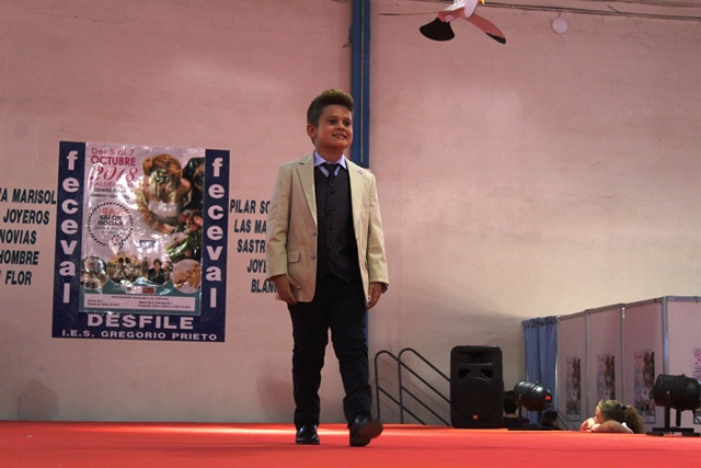 071018 VA DESFILE SALON NOVIOS 23