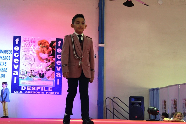 071018 VA DESFILE SALON NOVIOS 24
