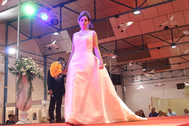 071018 VA DESFILE SALON NOVIOS 35