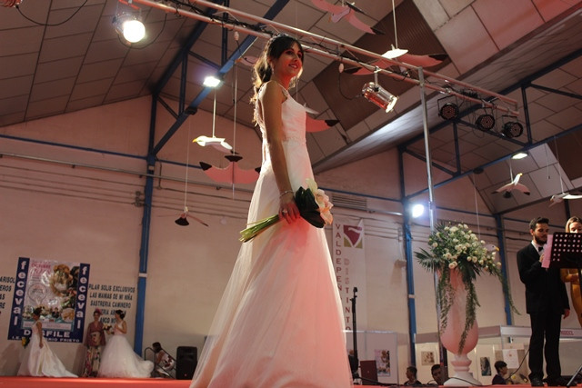 071018 VA DESFILE SALON NOVIOS 36