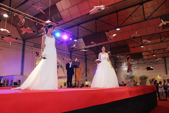 071018 VA DESFILE SALON NOVIOS 40