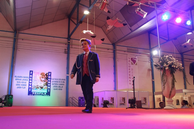 071018 VA DESFILE SALON NOVIOS 42