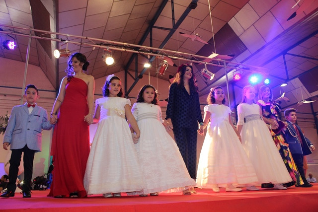 071018 VA DESFILE SALON NOVIOS 52