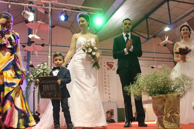 071018 VA DESFILE SALON NOVIOS 54
