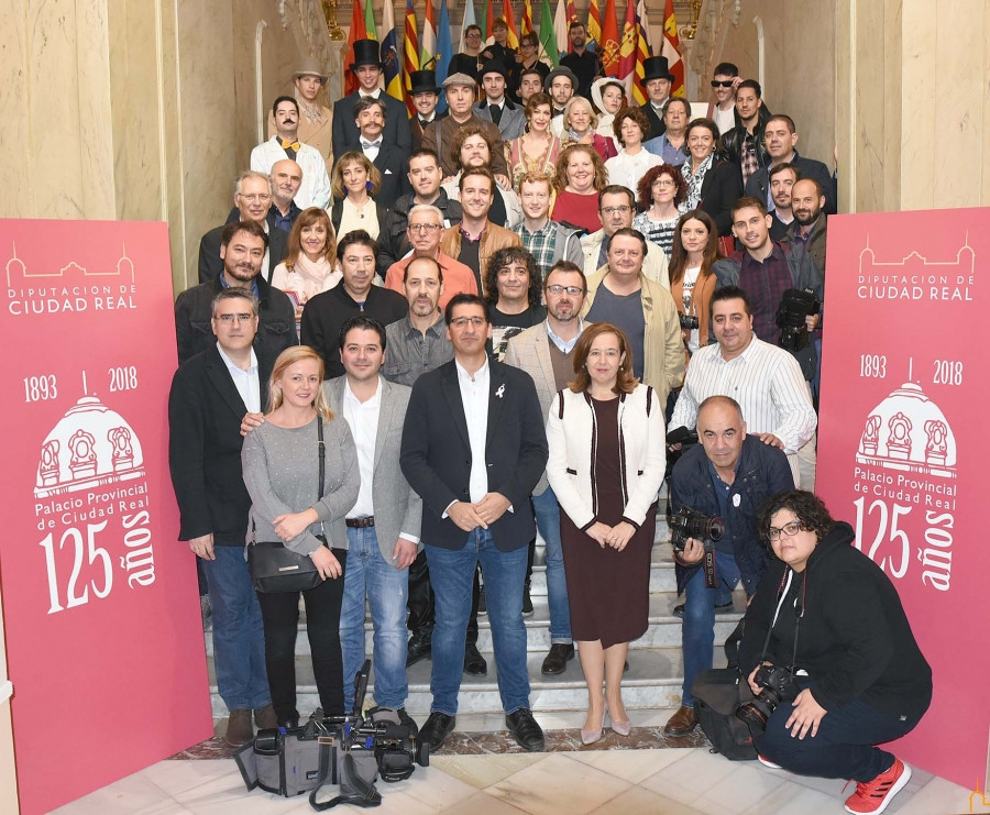 FOTO VISITA TEATRALIZADA DIPUTACION PRENSA