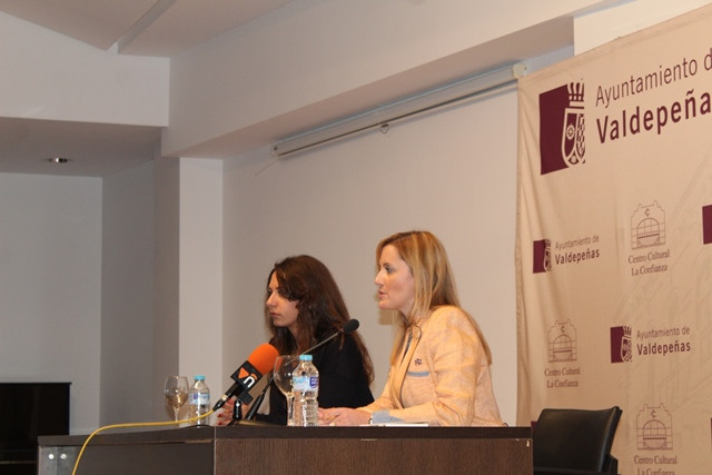 251018 VA PRESENT LIBRO VIOLADAS 3