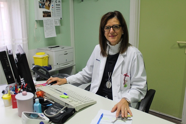 081118 VA ENFERMERA CENTRO DE SALUD VACUNAS GRIPE 1