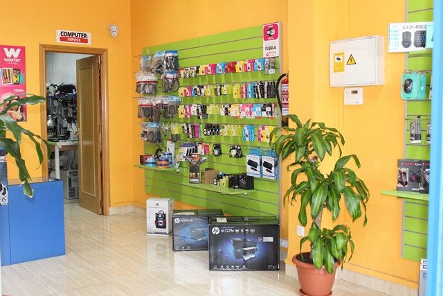 COMPUTER STORE 7