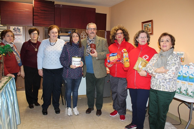 050118 va amas de casa entrega alimentos cruz roja