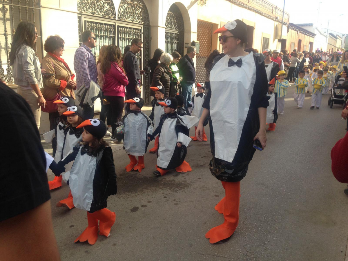 DESFILE CARNAVAL COLE LUCERO 16