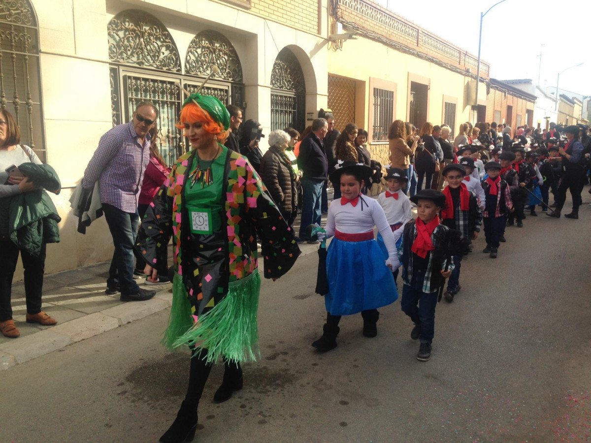 DESFILE CARNAVAL COLE LUCERO 13