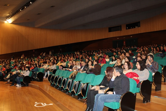 040419 VA CHARLA AMPAS 1