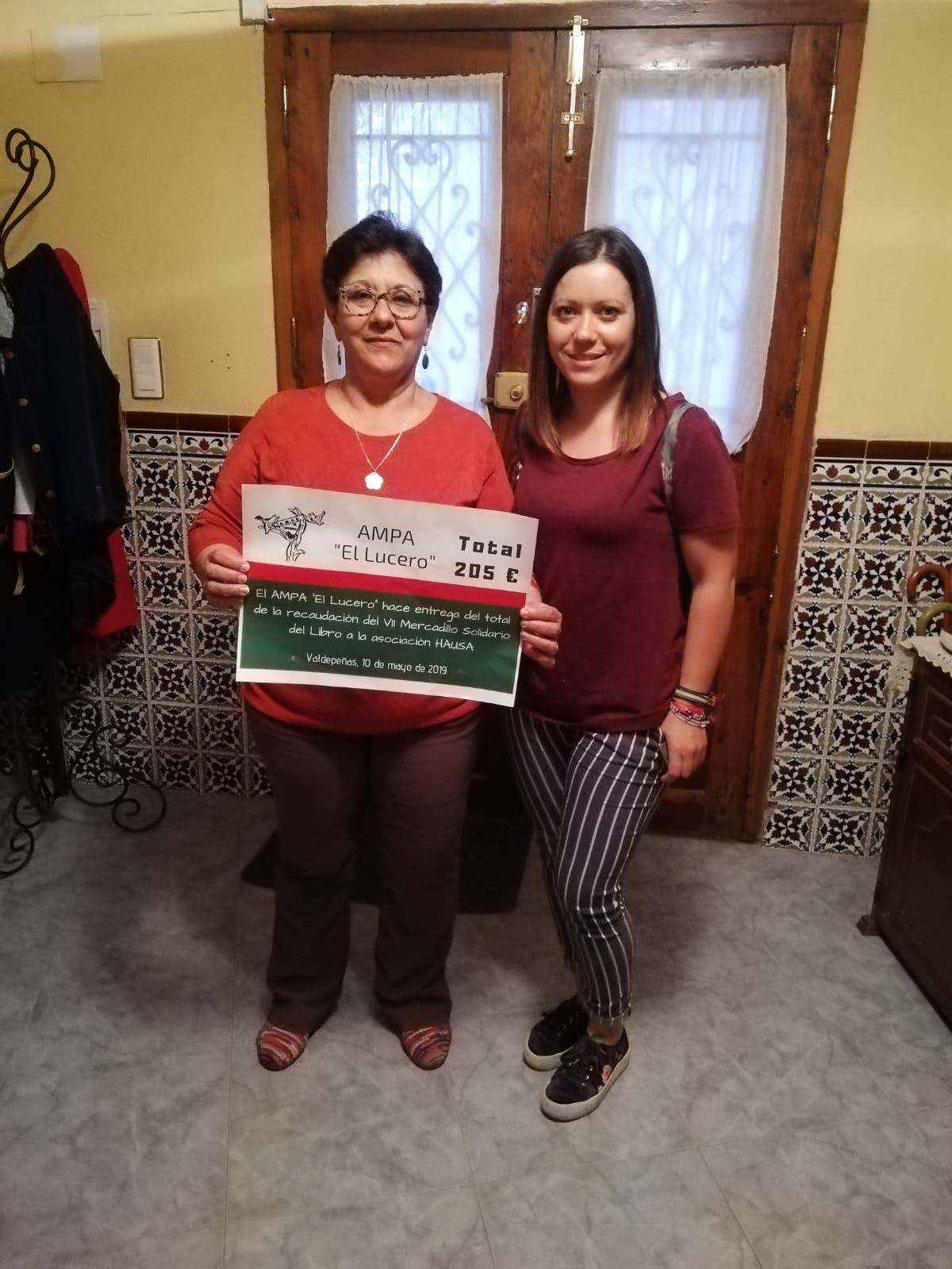 110519 VA ENTREGA AMPA MERCADILLO SOLIDARIO LUCERO
