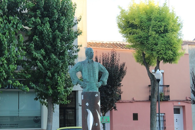 ESCULTURA LILLO GALIANI TOMAS DE ANTEQUERA 2