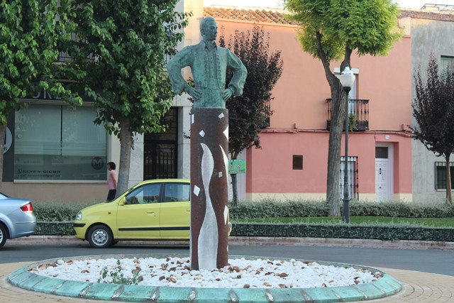 ESCULTURA LILLO GALIANI TOMAS DE ANTEQUERA 1