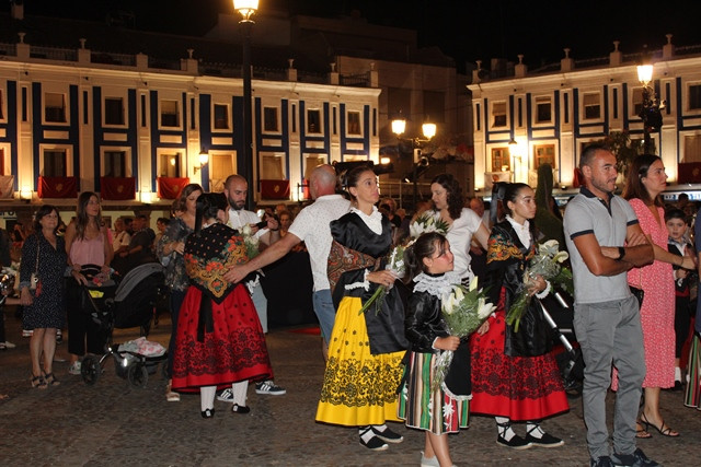 OFRENDA FLORES 28