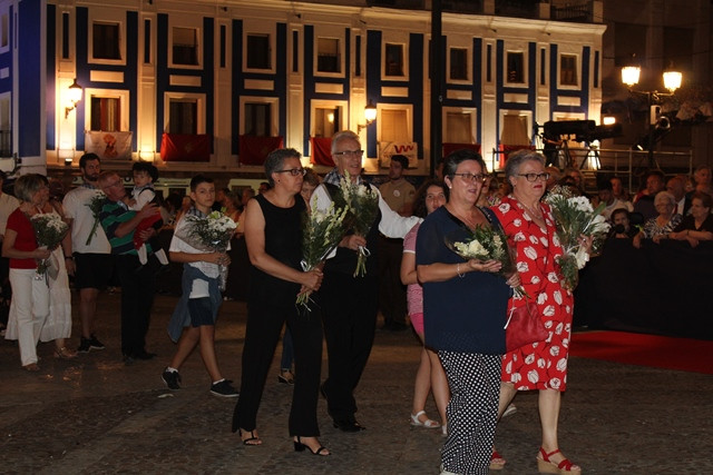 OFRENDA FLORES 47