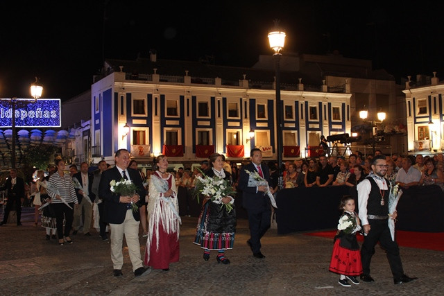 OFRENDA FLORES 102