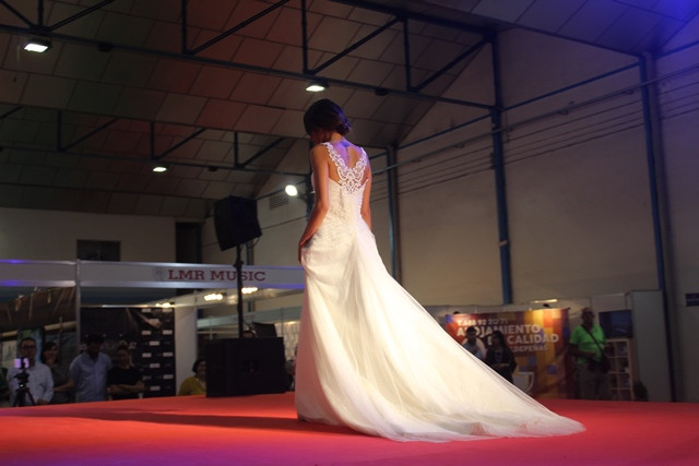 061019 VA DESFILE SALON HOGAR NOVIOS 11