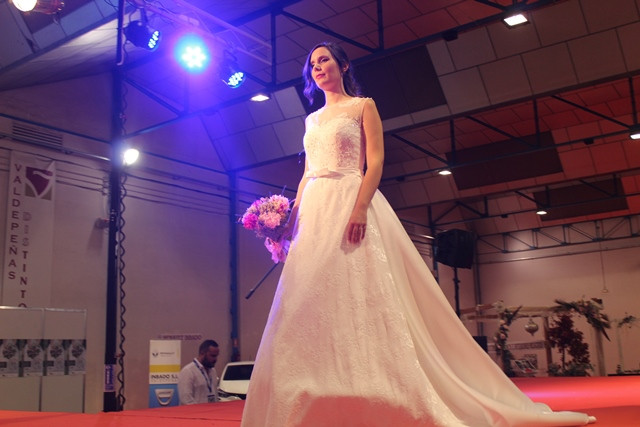 061019 VA DESFILE SALON HOGAR NOVIOS 39