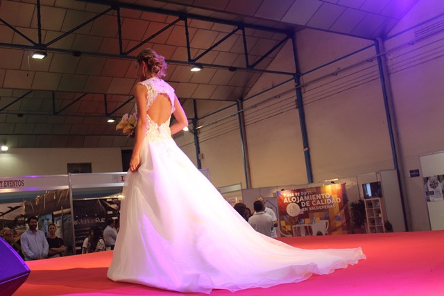 061019 VA DESFILE SALON HOGAR NOVIOS 36