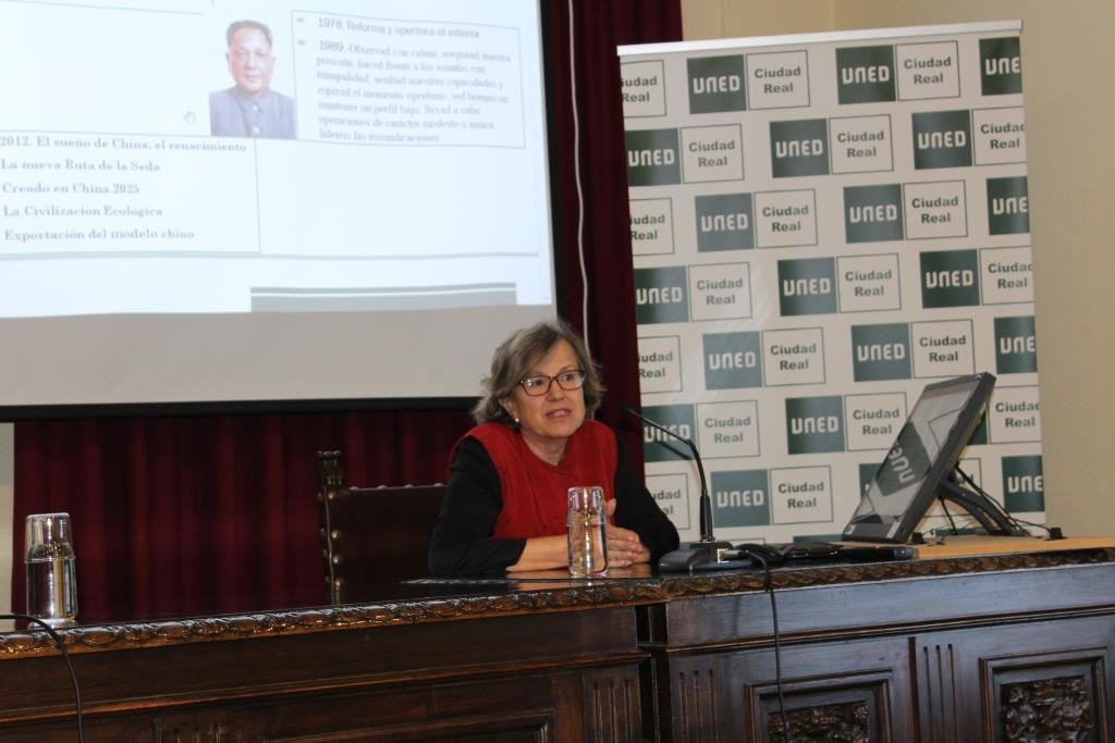 150120 VA CHARLA UNED