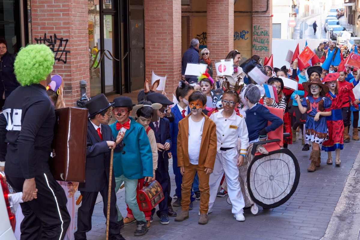DESFILE CARNAVAL COLEGIO LORENZO MEDINA 9
