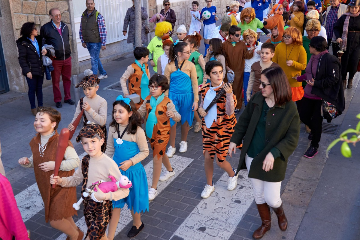 DESFILE CARNAVAL COLEGIO LORENZO MEDINA 17