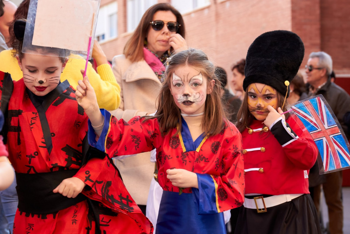 DESFILE CARNAVAL COLEGIO LORENZO MEDINA 18