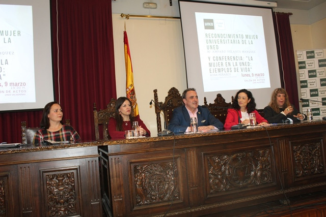 100320 VA UNED DIA MUJER 2