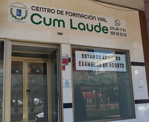 AUTOESCUELA CUM LAUDE 7