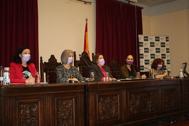 110321 va uned mujer 1