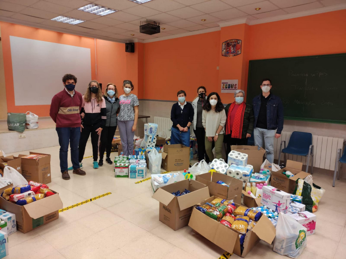 290321 va recogida alimentos hermandad soledad 2