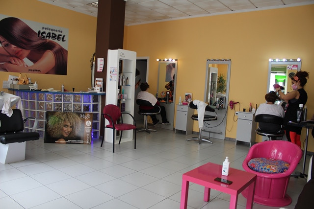 PELUQUERIA Y ESTETICA ISABEL Y NOELIA 7