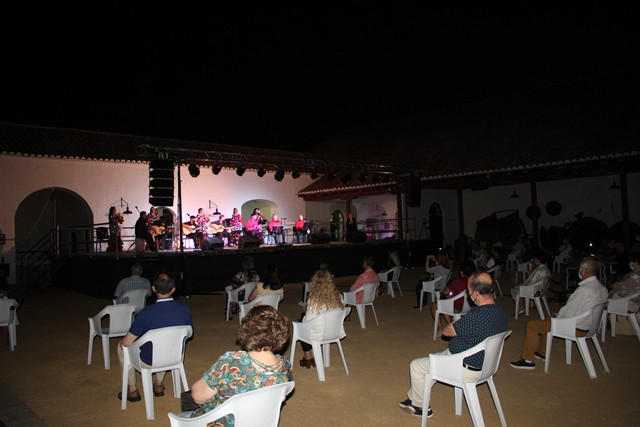 010821 va coro rociero santo cristo noches del museo del vino 4