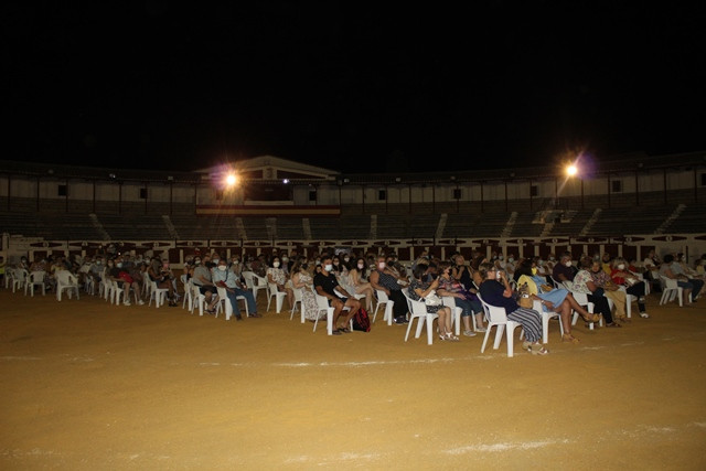 120821 VA OCHO APELLIDOS ANDALUCES SEMANA JUVENTUD PLAZA TOROS 1