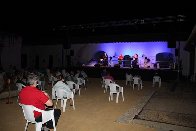 TRIBUTO A LUZ CASAL 1