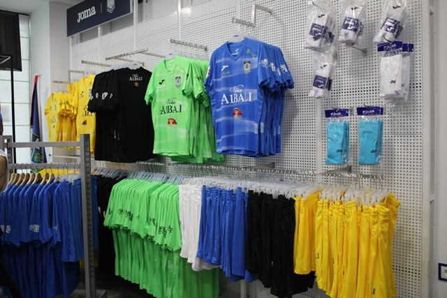 030921 VA PRESENT NUEVAS EQUIPACIONES VIu00d1A ALBALI 1
